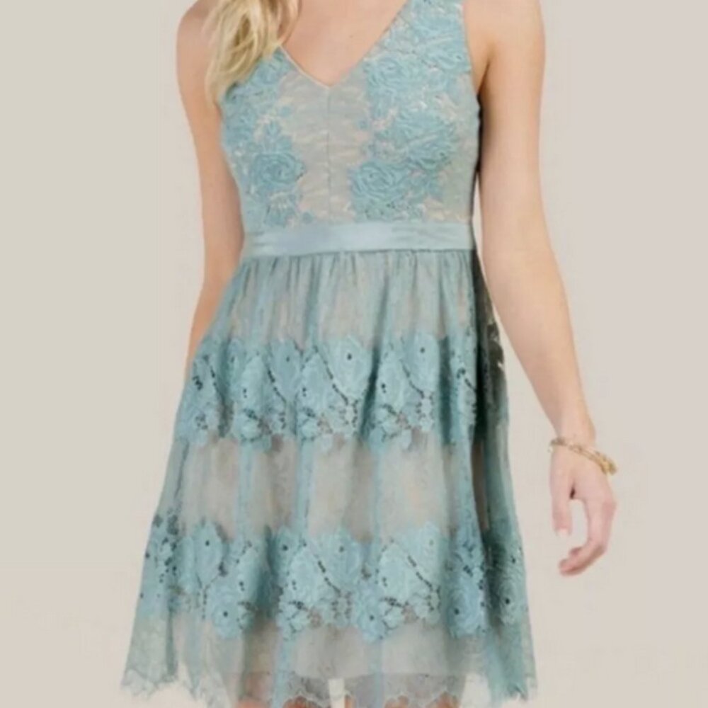 Francesca's Harriet teal lace overlay dress w/ eyelash-lace hem sz S